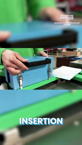 Can Gravity Deliver Automatic Package Rolling?