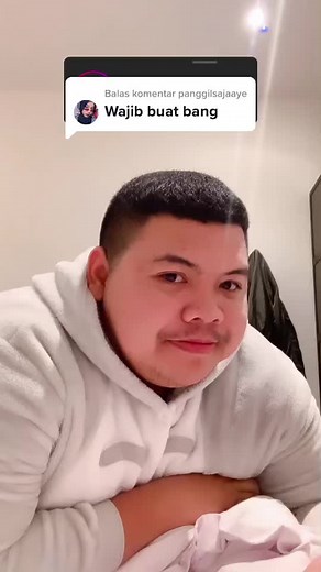 Creative Hand Gestures in Indoor Performance Video