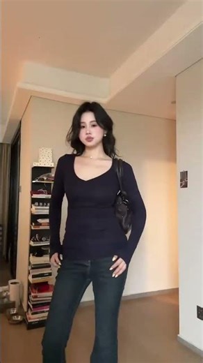 Flattering Apple Shape Outfits: Must-Have Slimming Styles