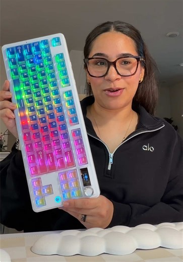 This is such a fun keyboard! S/o to my wfh bestie @Nancy | ᴡꜰʜ ᴀɴᴅ ᴋᴇᴇʙꜱ ✨👩🏻‍💻 who introduced me to this one! 💖 #CapCut #keyboard @AJAZZ