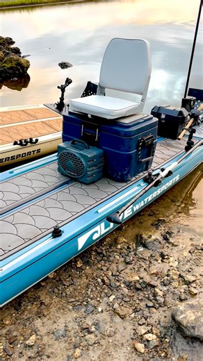 SUP Customs on Instagram: "We’ve had a couple requests for seats and backrests, so we’re taking some inspiration from our DIY customers. We’re working on a backplate and bolting kit that will allow you to attach virtually any seat to any cooler. Once mounted, simply strap the cooler into the side tracks and ride in total comfort. This setup does eliminate the cooler doubling as a casting platform. That said, the customers requesting seats are not standing on coolers, or they’ll be running a seco