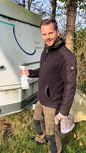 387K views · 922 reactions | Andere schrubben mit Spüli & Chlor – wir lassen 4in1clean arbeiten. 4 Produkte in 1, ohne unnötiges Wasser, ohne Stress. Warum kompliziert, wenn’s easy geht? ➡️ www.4in1clean.de#wohnwagen #wohnmobil #camping #reiniger #4in1clean #putzen #werbung | 4in1clean | Facebook