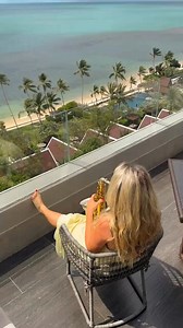 43K views · 639 reactions | Sunshine, saxophone, serenity...  #lovelylaura #lovelylaurasax #sax #saxophonist #altosax #saxnoodling | Lovely Laura | Facebook