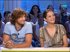 GUILLAUME CANET, UNE JEUNESSE DE DÉLINQUANT ? Venu présenter le film dans lequel il partage l’affiche avec Marion Cotillard, « Jeux d’enfants », Canet est interrogé par Thierry Ardisson sur son passé de délinquant: « Enfant, c’est vrai que vous cambrioliez des supermarchés ? ». Réponse de l’intéressé 👇 | INA