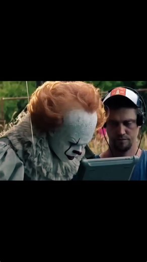 Pennywise actor behind the scenes #billskarsgård #billskarsgard #fyp #pennywise #it #foryou #foryoupage