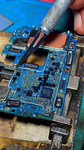 PCB Shield Remove Tips and Tricks #youtubeshorts #repair