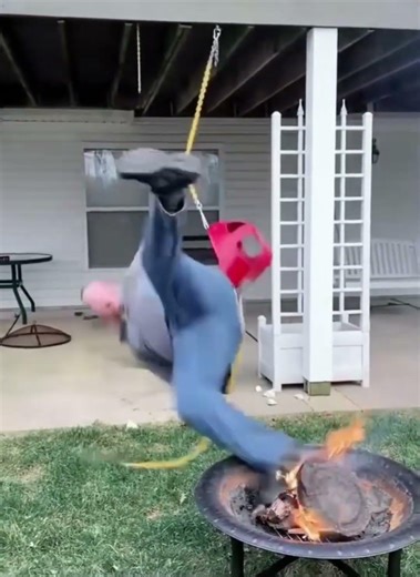 Sipote golpe por dañar el columpio 🤣🤣😩😩😩😩