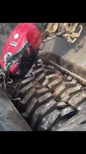 Power meets precision 💥 Crushing metal like it’s paper! 💪 #MetalCrushMadness #MetalCrushing #HeavyMachines #IndustrialPower #SteelForce #CrushingMoments | Crushing Matel Material