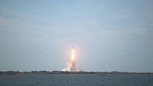 Revivez le décollage d’Artémis 2 : quatre astronautes en route vers la Lune, une première en un demi-siècle - RTBF Actus
