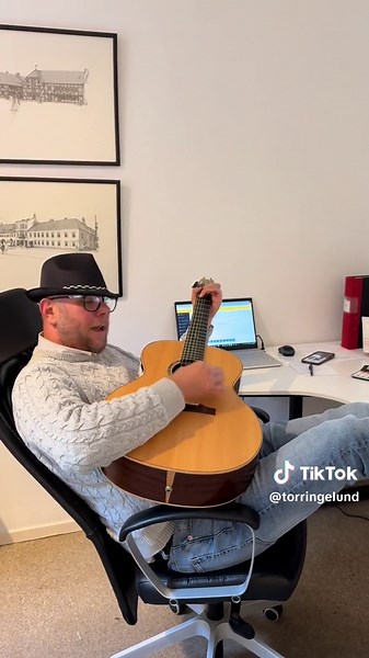 Boka era biljetter på vår hemsida eller maila jul@torringelund.se 🎄 @D_Barkland #foryou #fördig #viral #viraltiktok #fyp #jul #pedalenspågar #partyfabriken