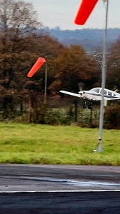 Piper PA28 touch down Elstree Aerodrome #planespotting #planespotter #aviation #flying #avgeek #piperpa28 | The Flying Duck77