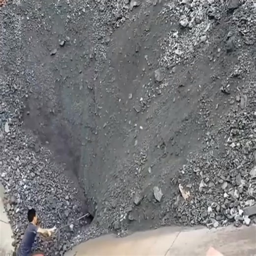 10K views · 98 reactions | Conveyor belt transporting coal mine on barge ll Unloading video in big ship | USA Machines Channel | Facebook