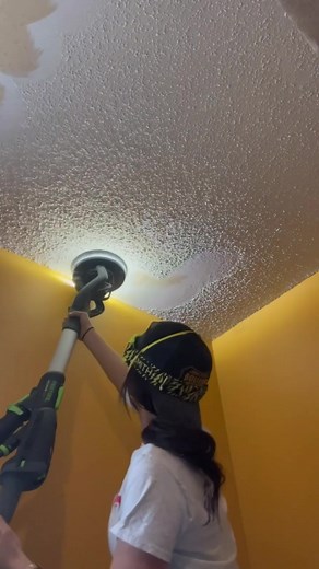 274K views · 6K reactions | Popcorn ceiling removal!! 朗Follow @those_drywall_chicks on Instagram for more #beforeandafter #reels #construction #festool #sosatisfying #diy #remodel #drywall #skills | Those Drywall Chicks | Facebook