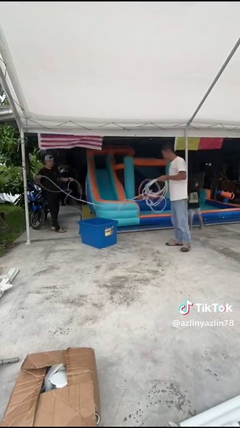 Pemasangan Pakej A: Castle Double Slide dan Intex Pool