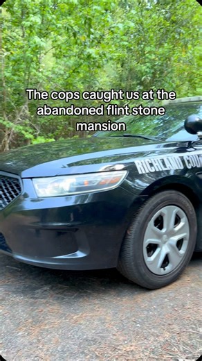 Abandoned Flint Stone Mansion | Decayingmidwest