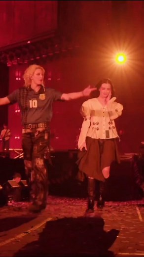 124K views · 2.5K reactions | @linkinpark feat @impoppy "One Step Closer" live in Buenos Aires,Argentina!!! #LinkinPark #Poppy #NuMetal #PageNumetal | Nu Metal | Facebook