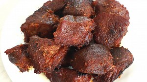 9.3M views · 137K reactions | চট্টগ্রামের ঐতিহ্যবাহী মাংসের কোয়াব এতো স্বাদ কেন? Mangsher Quab | Beef Quab | Quab Recipe | Elisa's Cooking Recipes | Facebook