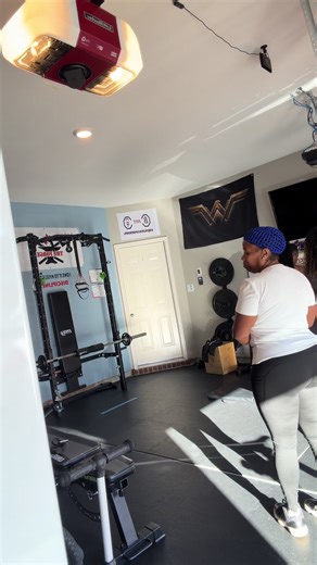 @Hsia-Bras #hsiabra #sportsbra #mrsharlemgrown #highimpactsportsbra #gymtok While the TRAINERS away.. THE GIRLS WILL PLAY😜@Cali_Gurl_Tasha @Simone Hall