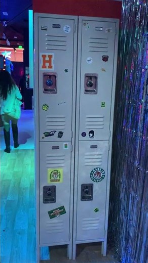 Stranger things store 2 hawkins high school indiana #strangerthings #netflix #strangerthings