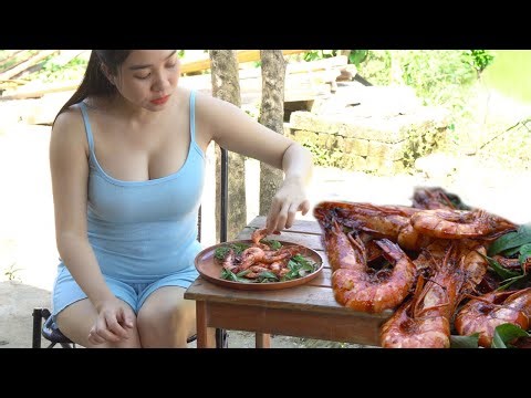 Alida makes grilled shrimp with garlic and chili with a novel sauce recipe