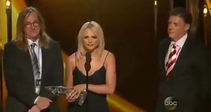 CMA Awards 2014 Miranda Lambert Platinum Album Of The Year