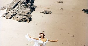 Classic Barefoot Bombshell: 40 Glamorous Photos of Mara Corday in the 1950s