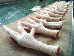 DELICIOUS DEEP FRIED CHICKEN LEGS/FEET RECIPE.
