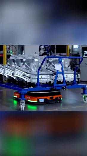 🚨 Geely arrive en France : l’empire chinois à l’assaut de l’Europe Le géant chinois Geely, propriétaire de Volvo, Polestar, Lotus, Zeekr, Lynk & Co et Smart, lance enfin sa propre marque en France. Objectif : s’imposer comme un nouveau Volkswagen chinois sur le marché européen. Au programme : • Galaxy E8, grande berline électrique futuriste avec écran OLED 8K de 45 pouces et jusqu’à 550 km d’autonomie réelle • Galaxy E5, SUV électrique concurrent du Tesla Model Y et Renault Scénic E-Tech • Gala