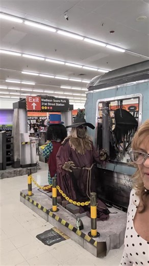 #spirithalloween | Susan Sprinkle | Facebook