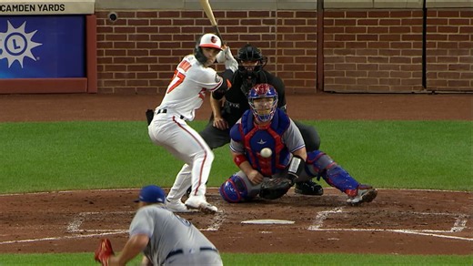 Vavra HBP after overturned call in the 3rd inning | 08/09/2022
