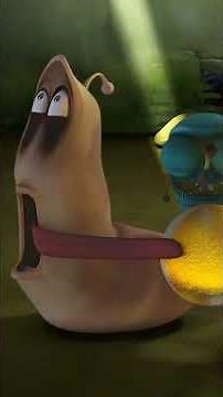 Combats explosifs avec une mouche ! 🪰 Larva #shorts #animation