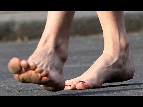 Angelina Jolie Stunning Feet and Soles / أقدام أنجلينا جولي