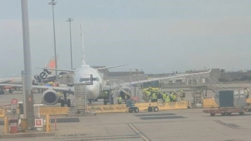 Vape fire on plane triggers emergency response