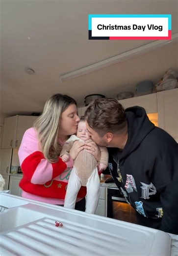 Christmas Day Vlog Featuring Lea Charlotte and Lateysha Grace