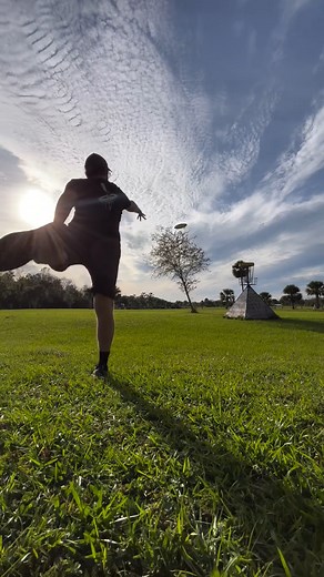 Ready to unleash your inner disc golf champ? 🥏 Swing by South Glencoe Disc Golf Park for 18 holes of rural excitement! https://bit.ly/41QdiCb . 📷 granttylerdg/IG #LoveNSB #LoveFL #DiscGolfPark | Visit New Smyrna Beach