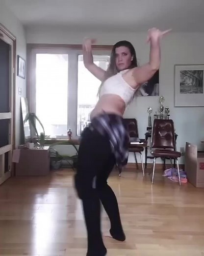 فيديوهات أنشأها Cassandra Fox Dance (@cassandrafoxdance) باستخدام الصوت الأصلي - Cassandra Fox Dance