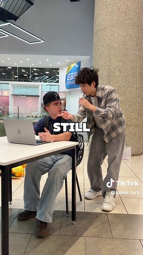 Maximize Your Presentations with QuillBot's Free Maker