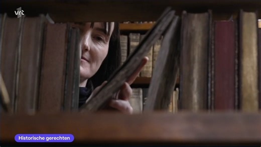 UAntwerpen Special Collections on Instagram: ""Het hoeven niet altijd gerechten van Meus of Ottolenghi zijn." 🍝 🍋 Eergisteren kwam de verzamelde pers voorproeven van de gerechten uit het kookboek Goddelijke Gerechten. 🥄Onderzoekers Tine Van Osselaer en Robrecht Neyrinck - die het kookboek ook samenstelden - geven een woordje uitleg in onze prachtige bibliotheek. Bekijk het fragment uit het nieuws van 12/11! De gerechten werden gisteren klaargemaakt door @agoracaffee waren voor de boekvoorstel