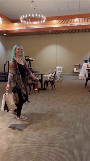 The 26th annual Wine & Art Festival at Mt. Hood Oregon Resort happens this weekend! Head up the mountain for food and wine pairings, local vendor shopping, live music and fun classes. | Oregon's Mt Hood Territory