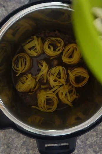 Instant Pot Beef Stroganoff