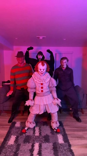Who are you vibing with? 🤡🎈@jeremyolenski @michaelmyersoftiktok_ @ghostfacepapi #horrortok #halloween