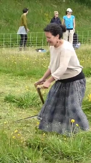 "Before Lawn Mowers Existed… This Is How They Cut Grass! 🌾😲" #OldTech #HistoryFacts #fblifestyle #reels #SatisfyingWork #BeforeMachines #DocumentaryShorts #ReelFacts | my content tv.