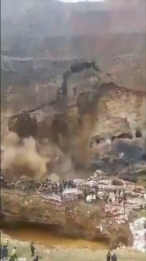 Landslide kills at least 32 at cobalt mine in DR Congo