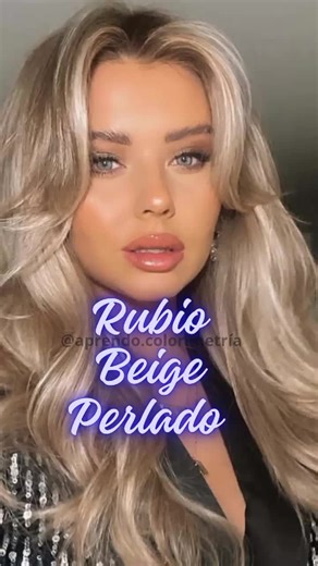 ¿Quieres dominar la colorimetría capilar y aplicar tonos perfectos sin fallar? 💡 Descubre mi Guía de Tonalidades y Fórmulas del Color, donde aprenderás combinaciones profesionales como este Rubio Arena Perlado, ideal para un look sofisticado y cobertura total de canas. ✨ Fórmula destacada: ✔ Base: Rubio muy claro nivel 9 ✔ Matiz: Wella Color Touch 9/16 10/6 (proporción 2:1) ✔ Revelador: Emulsión 1.9% (6 vol) ✔ Tiempo de pose: 15-20 min sobre cabello húmedo 💫 Resultado: Reflejos perlados fríos,