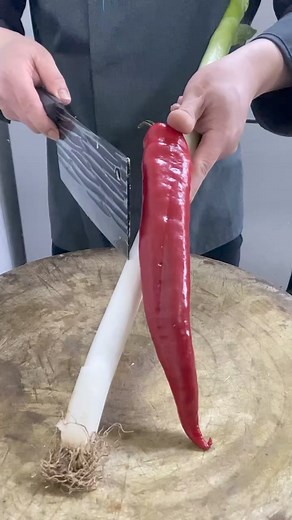 Red chilli cutting Skills. Chinese way. #reelsfacebook #chinesecutting #facebook | knife Chinese skill