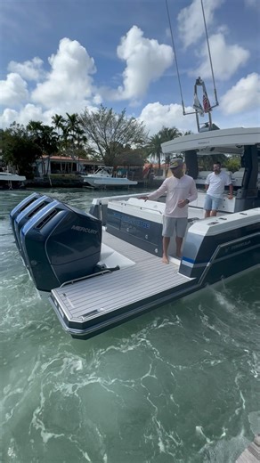 Center Consoles Only on Instagram: "Crab walking a @formulaboats 457 CCS, using the @mercurymarine V12 600 joystick system. Crazy how this thing works. - #CenterConsolesOnly #FormulaBoats"