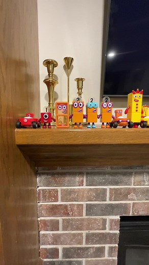 Noche de viernes en casa con juguetes Alphablocks