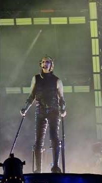 Marilyn Manson performing Tourniquet ON STILTS #marilynmanson