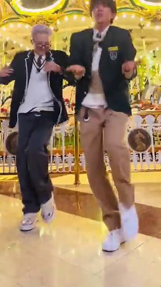 it’s been a year since Kwanghee posted TOO BAD dance challenge with Jiyong while filming Good Day final episode😭😭😭 take me back still loving this vid and missing the series too😍