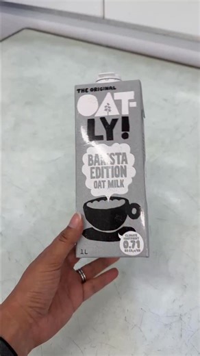 From oat milk to artwork… not the usual career path for a carton. Never underestimate the potential of an empty milk carton; once it’s flattened, scored, scratched and inked, it turns into something completely different. It’s such a simple material, but it pulls surprising detail every time. 💕 #tetrapakprint #tetrapakprinting #tetrapakprintmaking . #reliefprint #drypoint #intaglio #etching #get_imprinted #linoprint #linocut #printmaking #botanicalpickmeup #calledtobecreative #makersmovement #bo